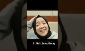 Gelay dari Video Nissa Sabyan