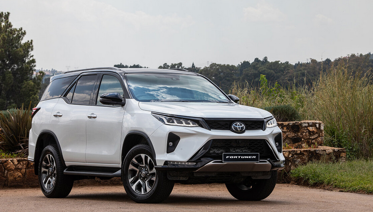 Mengapa Toyota Fortuner Selalu Jadi Pilihan Favorit di Indonesia, Ini Alasannya