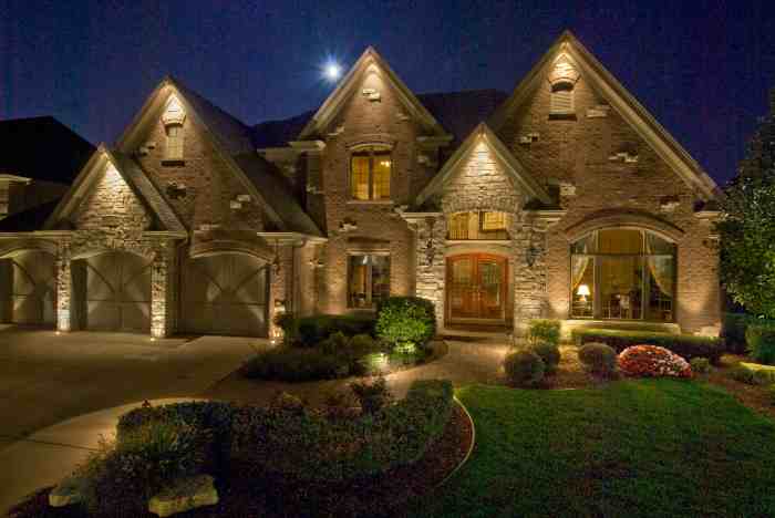 Uplighting dramatic beleuchtung ample landschaft hof landscaping perspectives homebnc godiygo matchness giardino proposte incantevoli illuminare modo scenografico decorhomeideas vibe